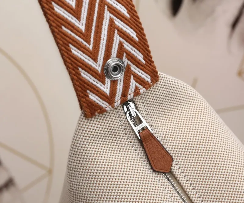 Hermes Cosmetic Bags-10 - Image 7