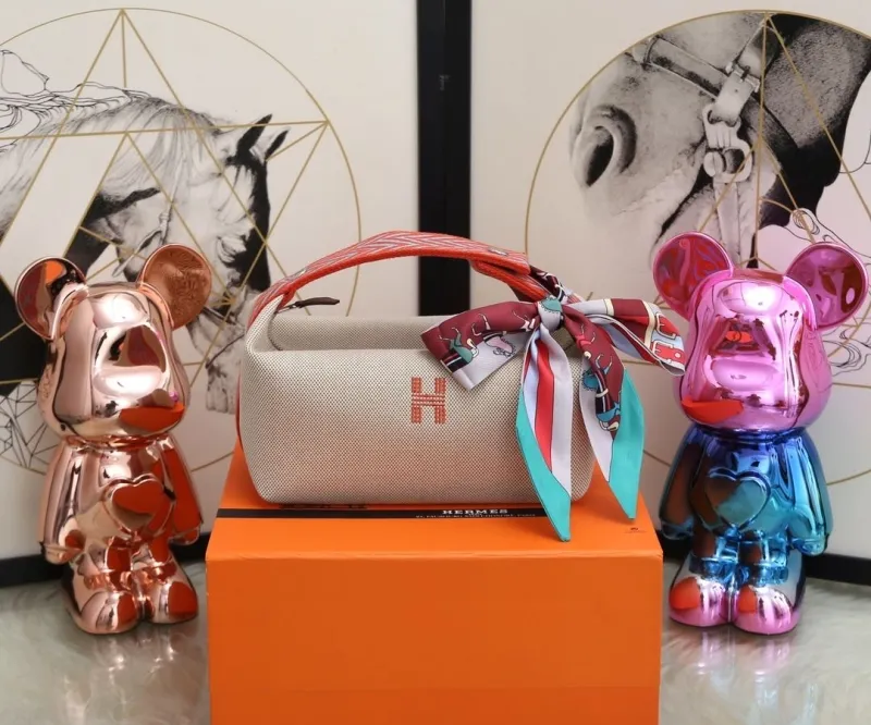 Alternative view of Hermes Cosmetic Bags-11