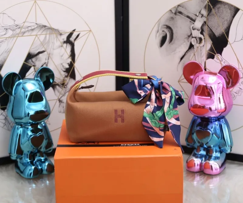Alternative view of Hermes Cosmetic Bags-12