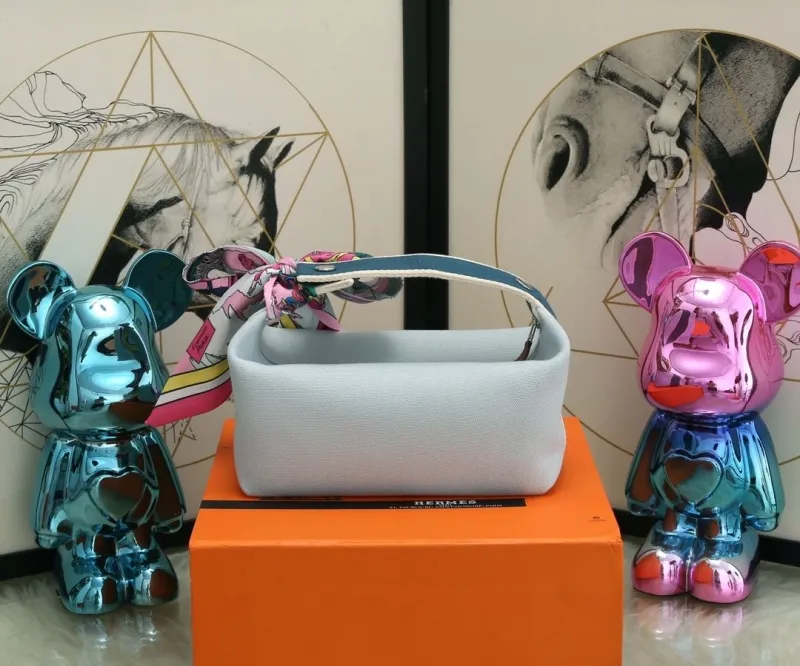 Alternative view of Hermes Cosmetic Bags-13