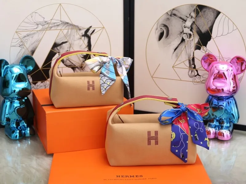 Hermes Cosmetic Bags-14