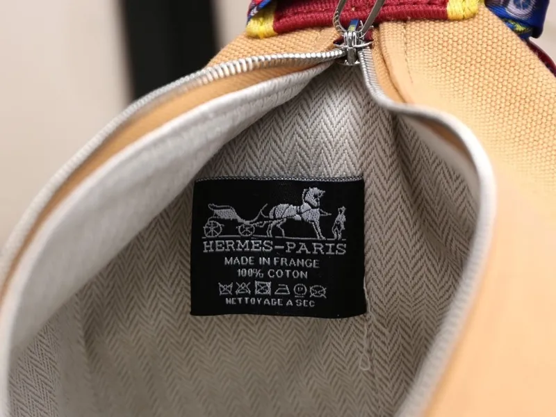 Hermes Cosmetic Bags-14 - Image 9