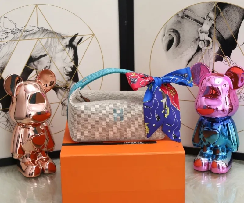 Alternative view of Hermes Cosmetic Bags-15