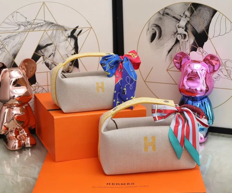 Hermes Cosmetic Bags-16