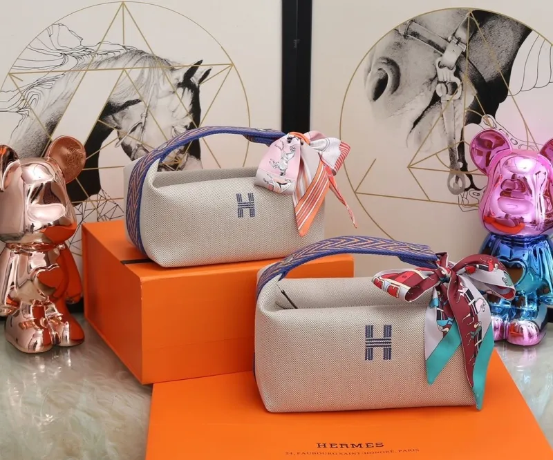 Hermes Cosmetic Bags-17