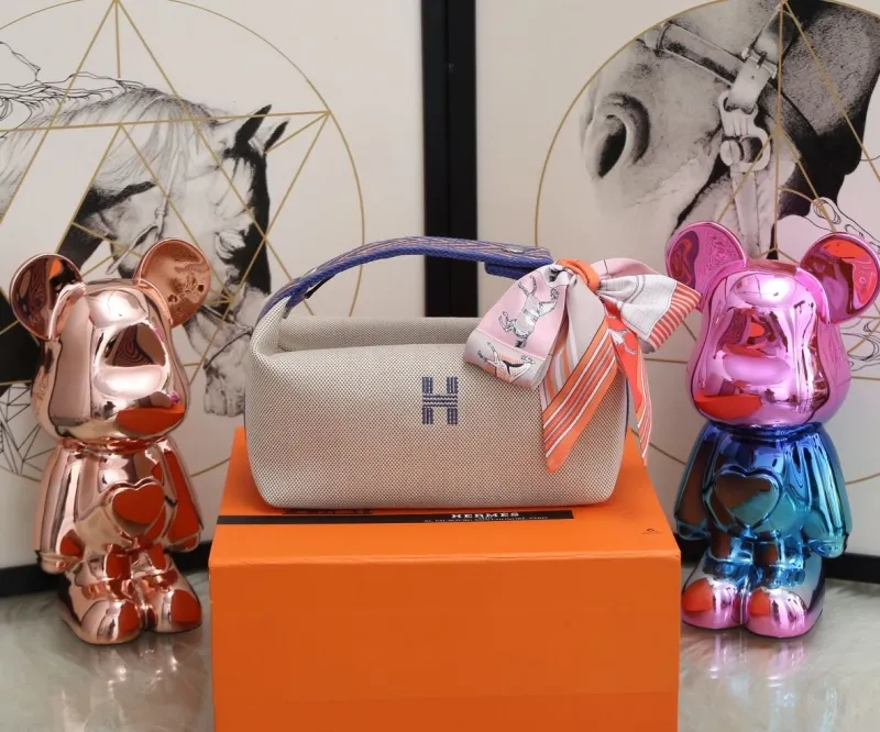 Alternative view of Hermes Cosmetic Bags-17