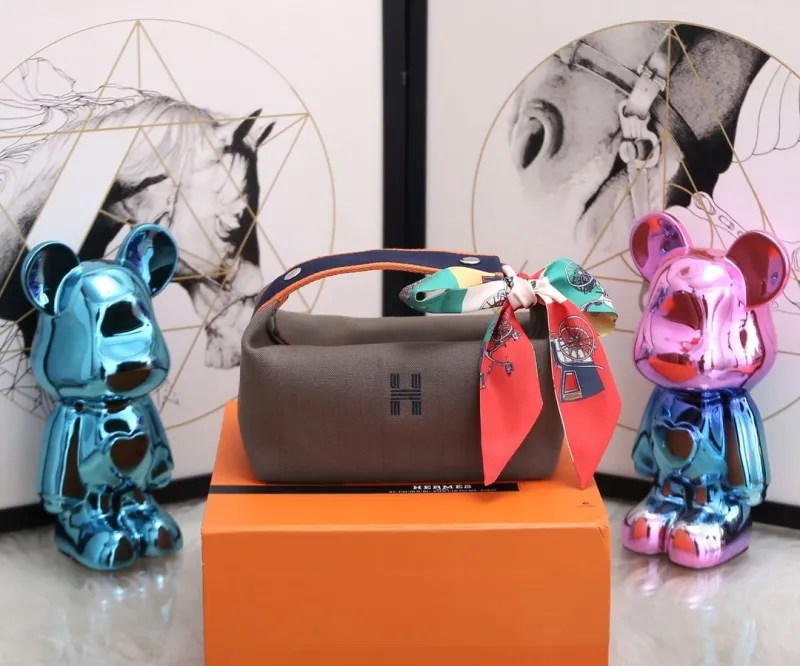 Alternative view of Hermes Cosmetic Bags-18
