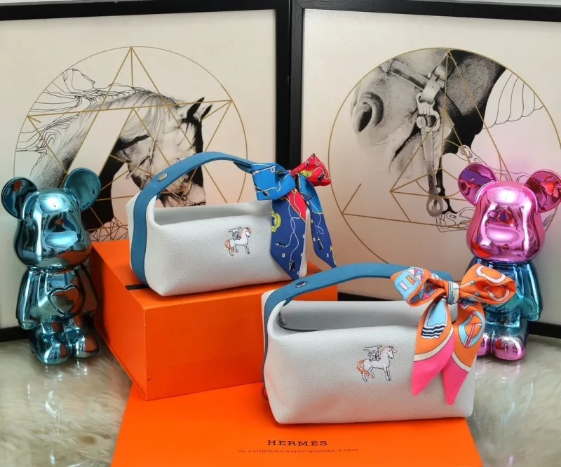 Hermes Cosmetic Bags-20