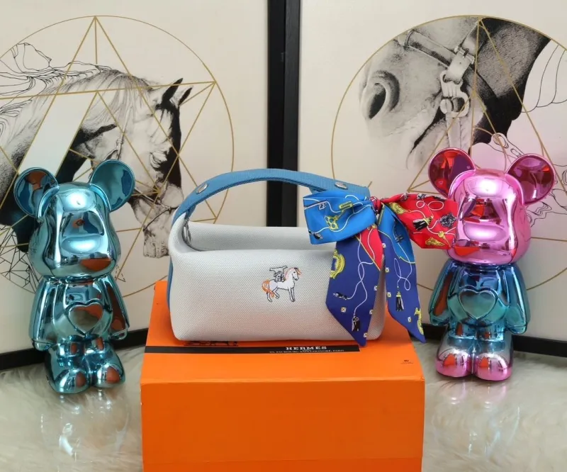 Alternative view of Hermes Cosmetic Bags-20