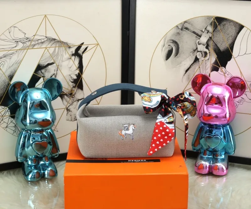 Alternative view of Hermes Cosmetic Bags-21