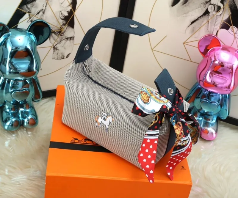Hermes Cosmetic Bags-21 - Image 6