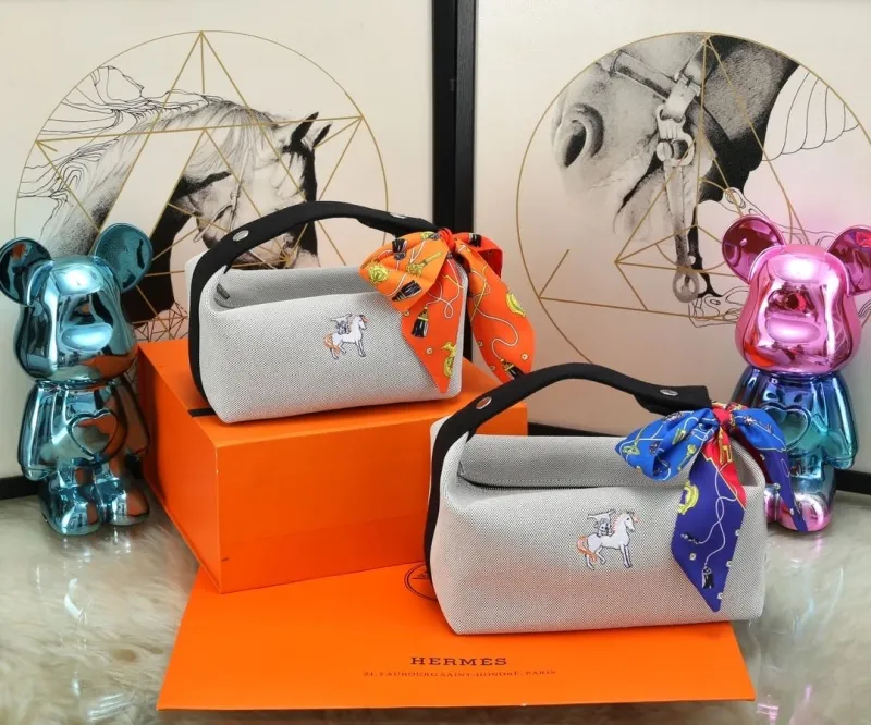 Hermes Cosmetic Bags-22