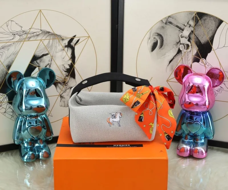Alternative view of Hermes Cosmetic Bags-22