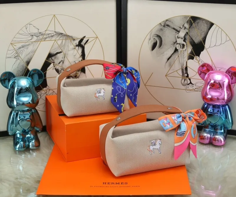 Hermes Cosmetic Bags-23