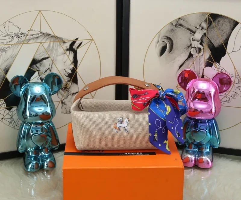 Alternative view of Hermes Cosmetic Bags-23