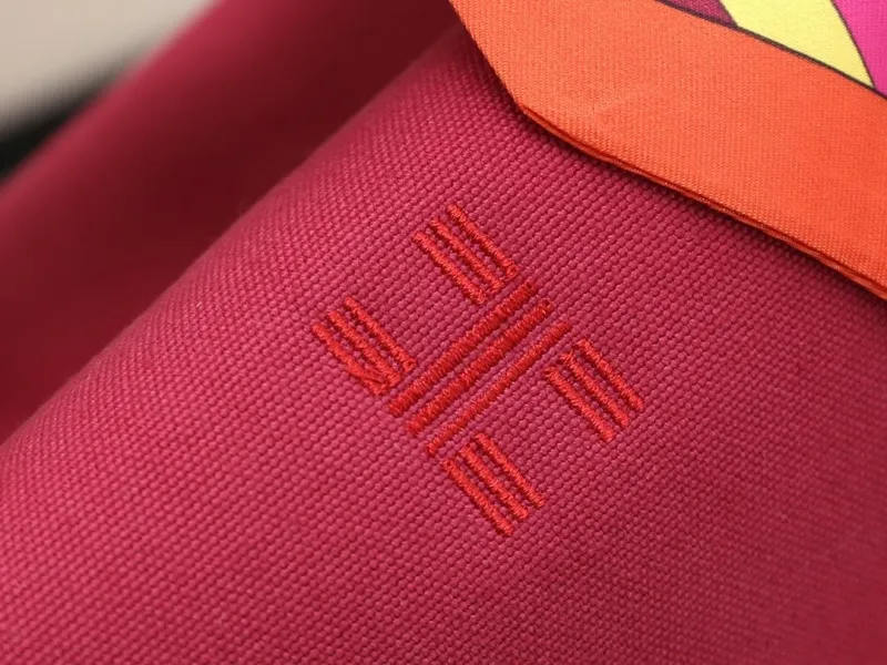 Hermes Cosmetic Bags-24 - Image 5