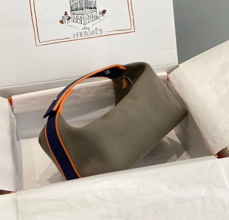 Hermes Khaki Canvas Cosmetic Bag Model 34 - Image 5