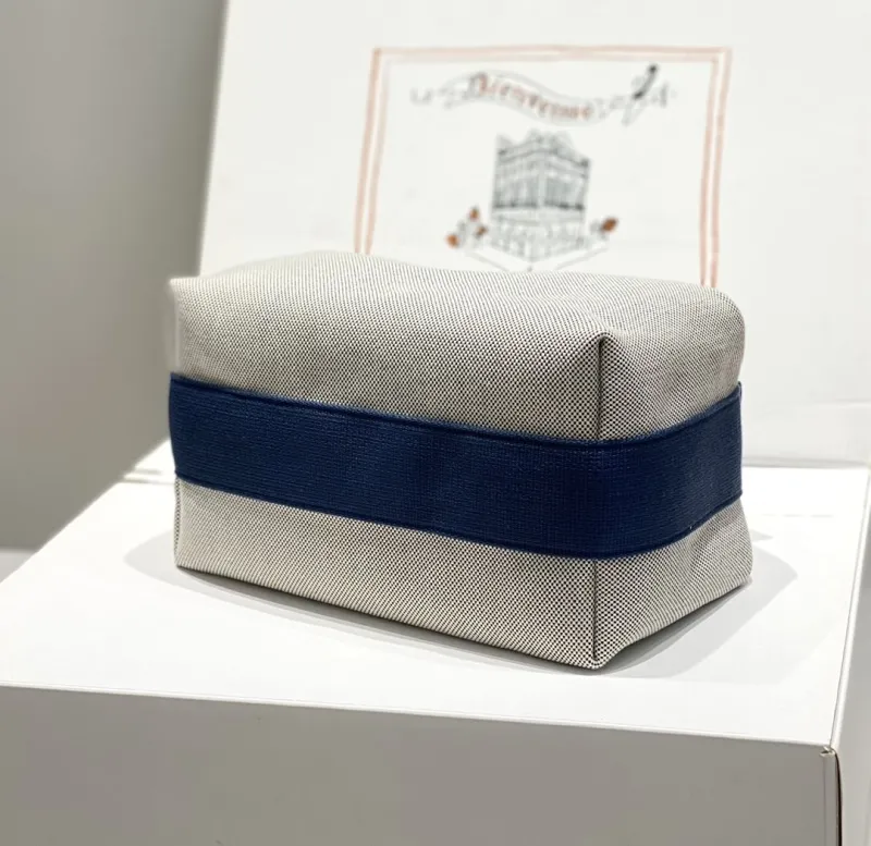 Hermes Cosmetic Bags-49 - Image 3