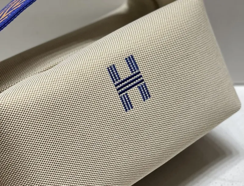 Hermes Cosmetic Bags-52 - Image 6