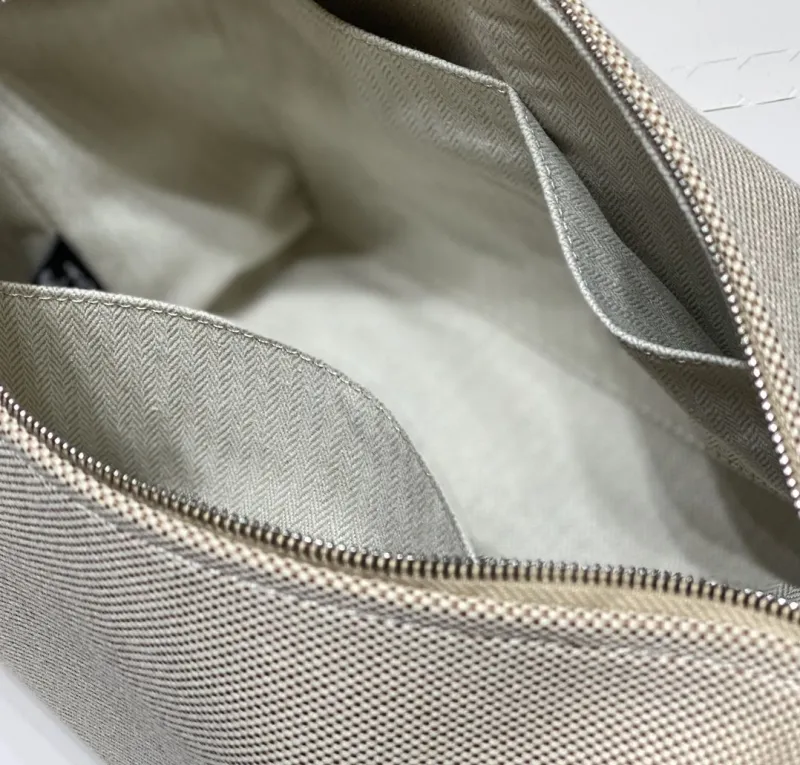 Hermes Cosmetic Bags-52 - Image 9