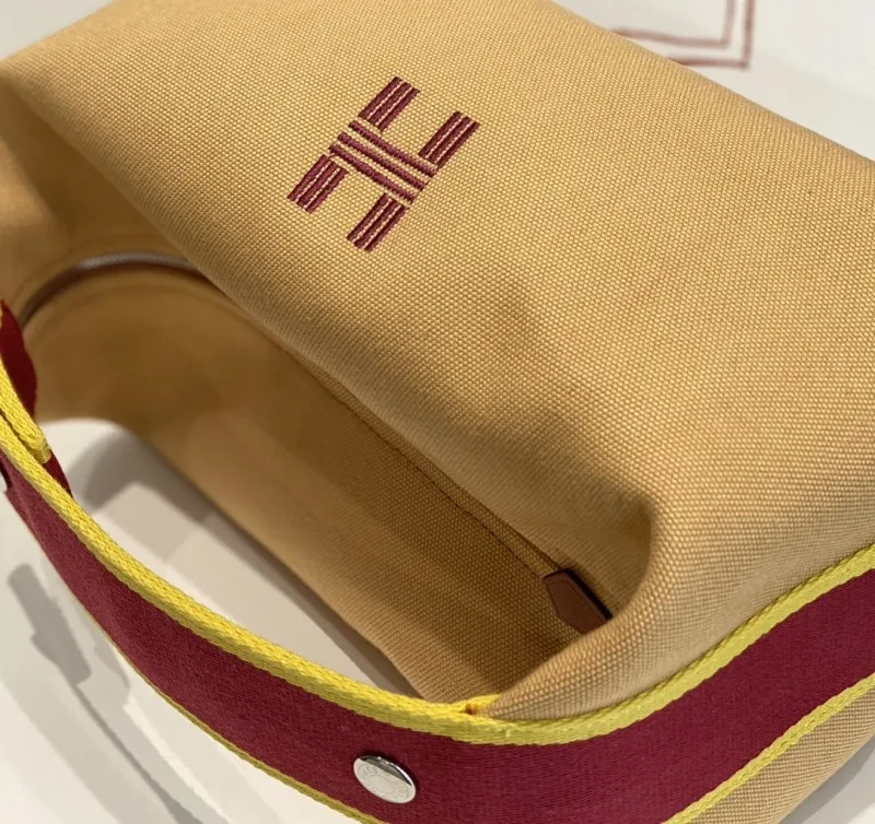 Hermes Beige Canvas Cosmetic Bag 63 - Image 8
