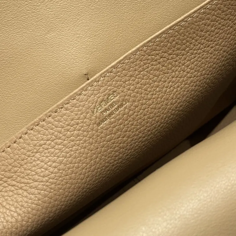 Hermes Halzan Tan Leather Handbag - Image 6