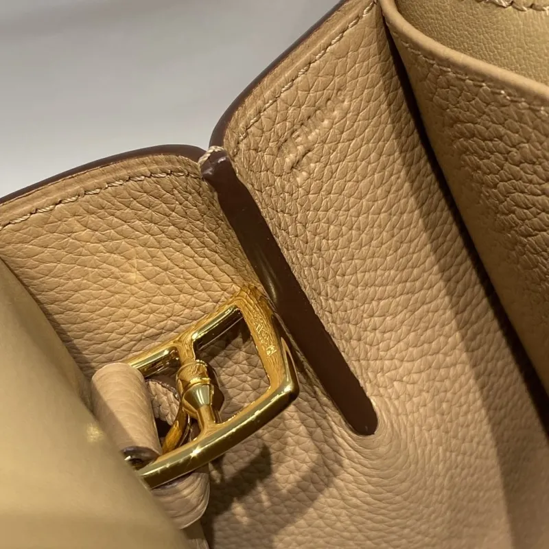 Hermes Halzan Tan Leather Handbag - Image 7