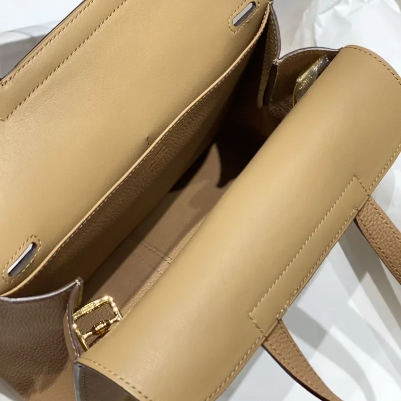 Hermes Halzan Tan Leather Handbag - Image 8