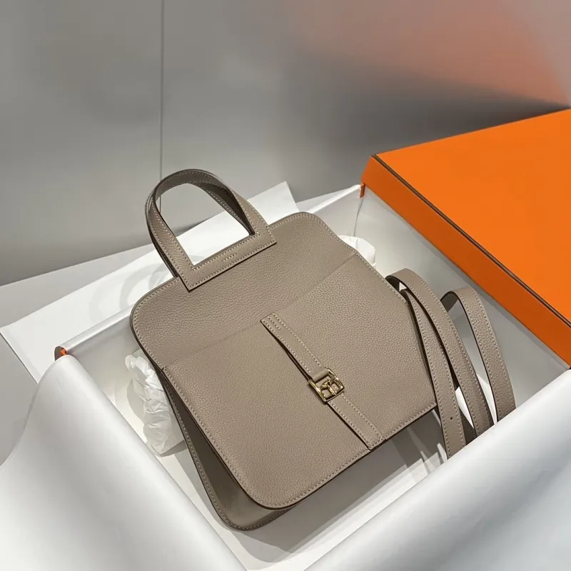 Hermes Halzan Gray Leather Crossbody Bag - Image 3