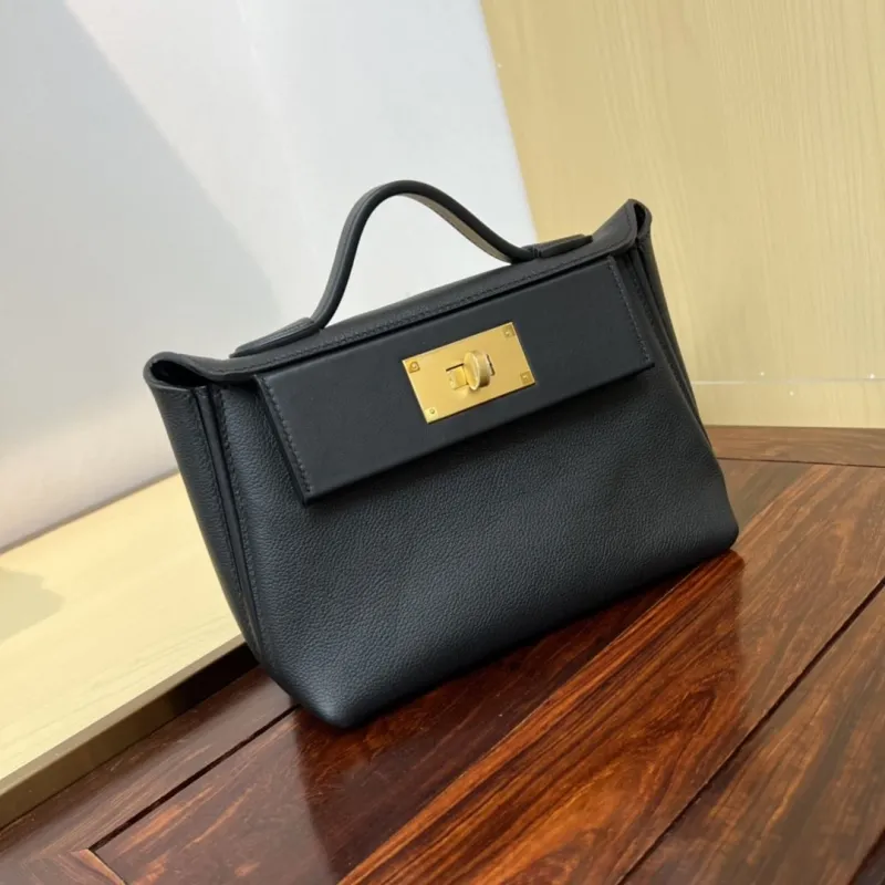 Hermes Kelly 2424 Mini Black Leather Handbag - Image 3