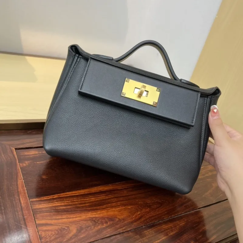 Hermes Kelly 2424 Mini Black Leather Handbag - Image 4