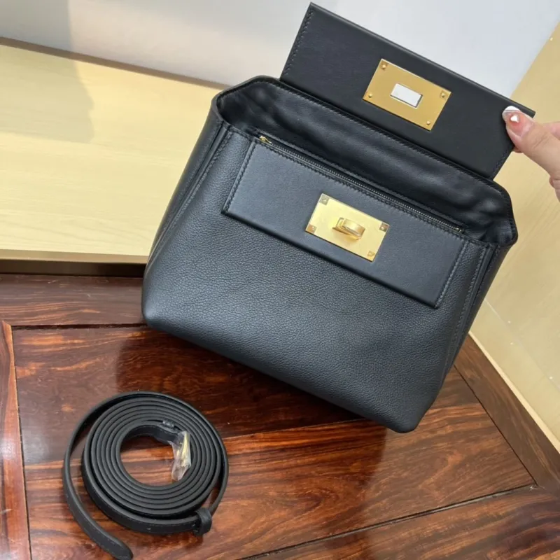Hermes Kelly 2424 Mini Black Leather Handbag - Image 6