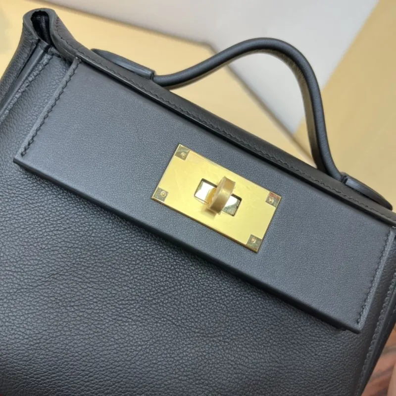 Hermes Kelly 2424 Mini Black Leather Handbag - Image 9