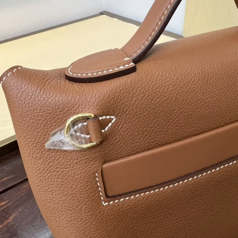 Hermes Kelly 2424 Mini Brown Leather Handbag - Image 6