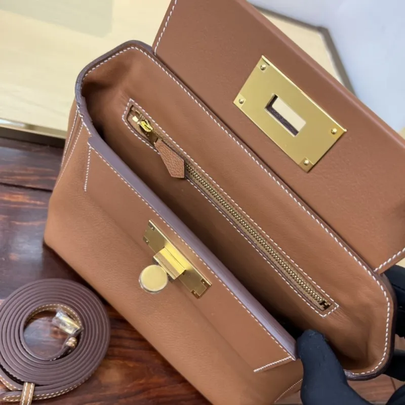 Hermes Kelly 2424 Mini Brown Leather Handbag - Image 8