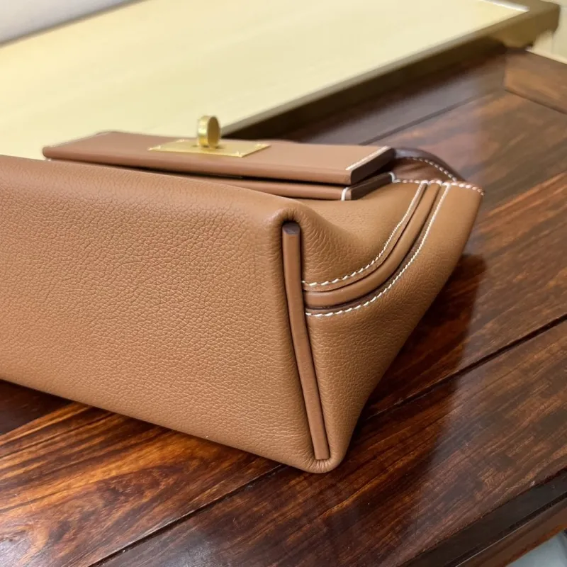 Hermes Kelly 2424 Mini Brown Leather Handbag - Image 9