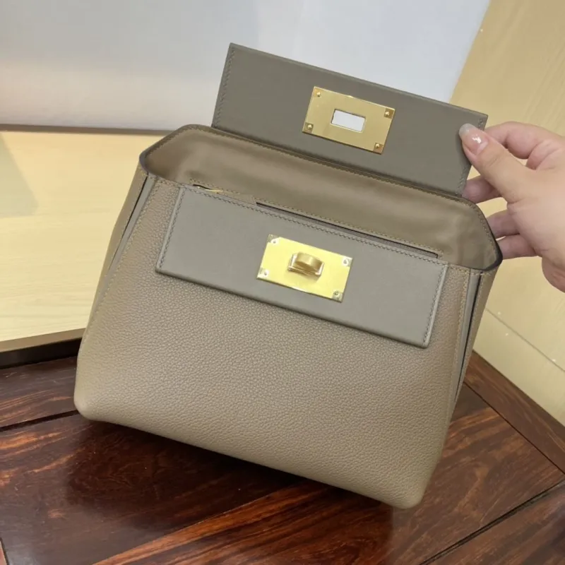 Hermes Kelly 2424 Mini Taupe Leather Handbag - Image 7