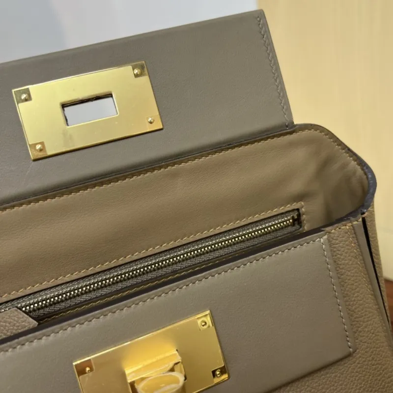 Hermes Kelly 2424 Mini Taupe Leather Handbag - Image 8