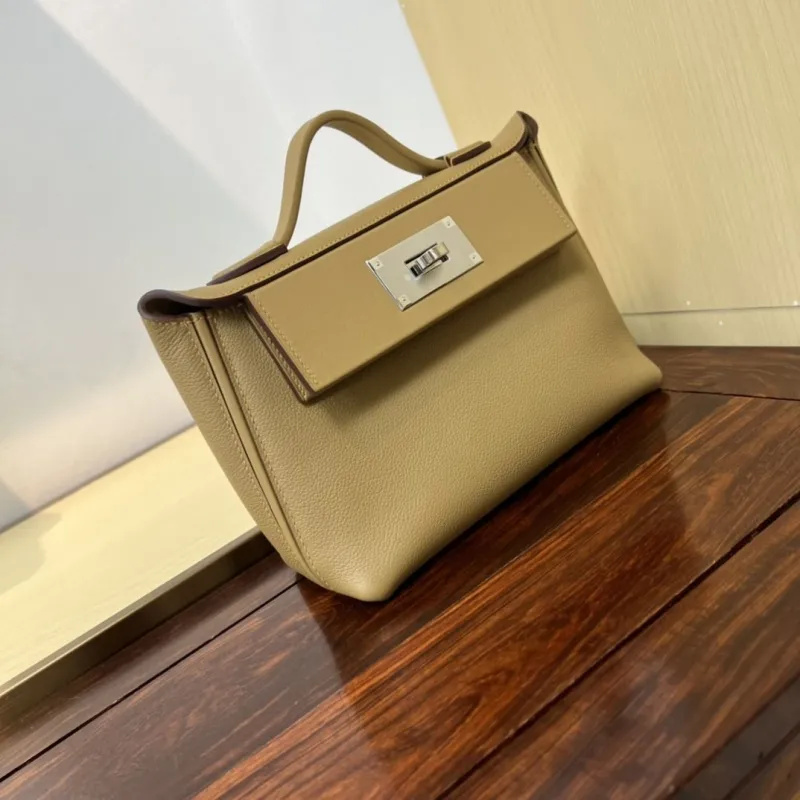 Hermes Kelly 2424 Mini Beige Leather Handbag - Image 3