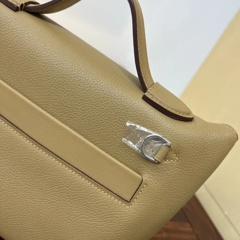 Hermes Kelly 2424 Mini Beige Leather Handbag - Image 5