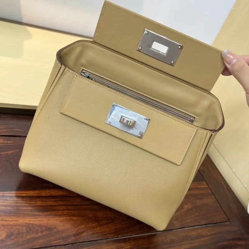 Hermes Kelly 2424 Mini Beige Leather Handbag - Image 7