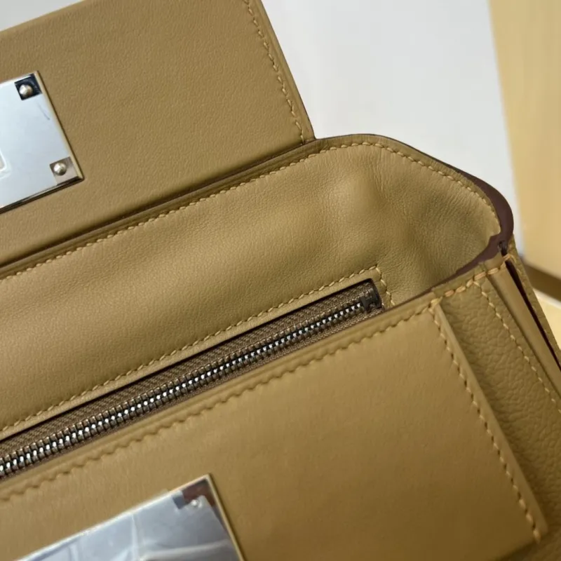 Hermes Kelly 2424 Mini Beige Leather Handbag - Image 9