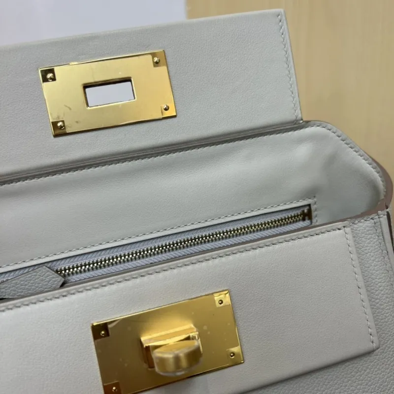 Hermes Kelly 2424 Mini Light Gray Leather Handbag - Image 8