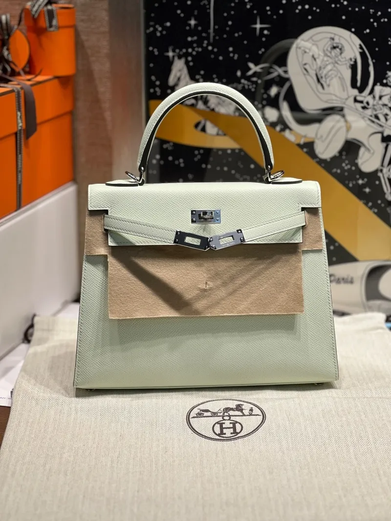 Hermes Light Green Kelly Handbag 61 - Image 3