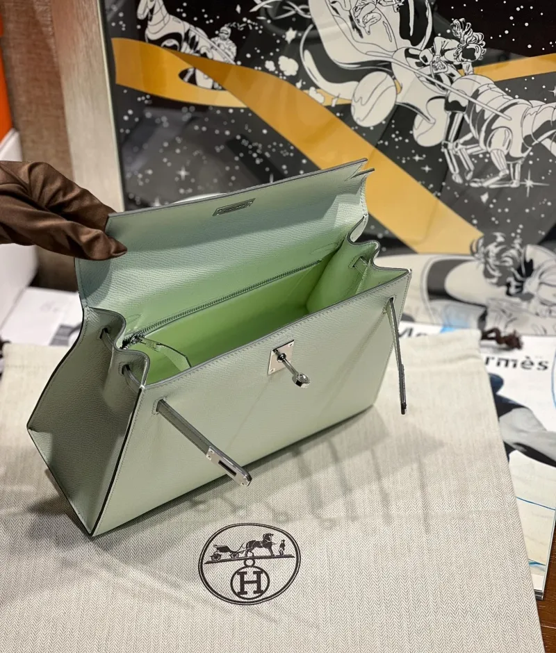 Hermes Light Green Kelly Handbag 61 - Image 9