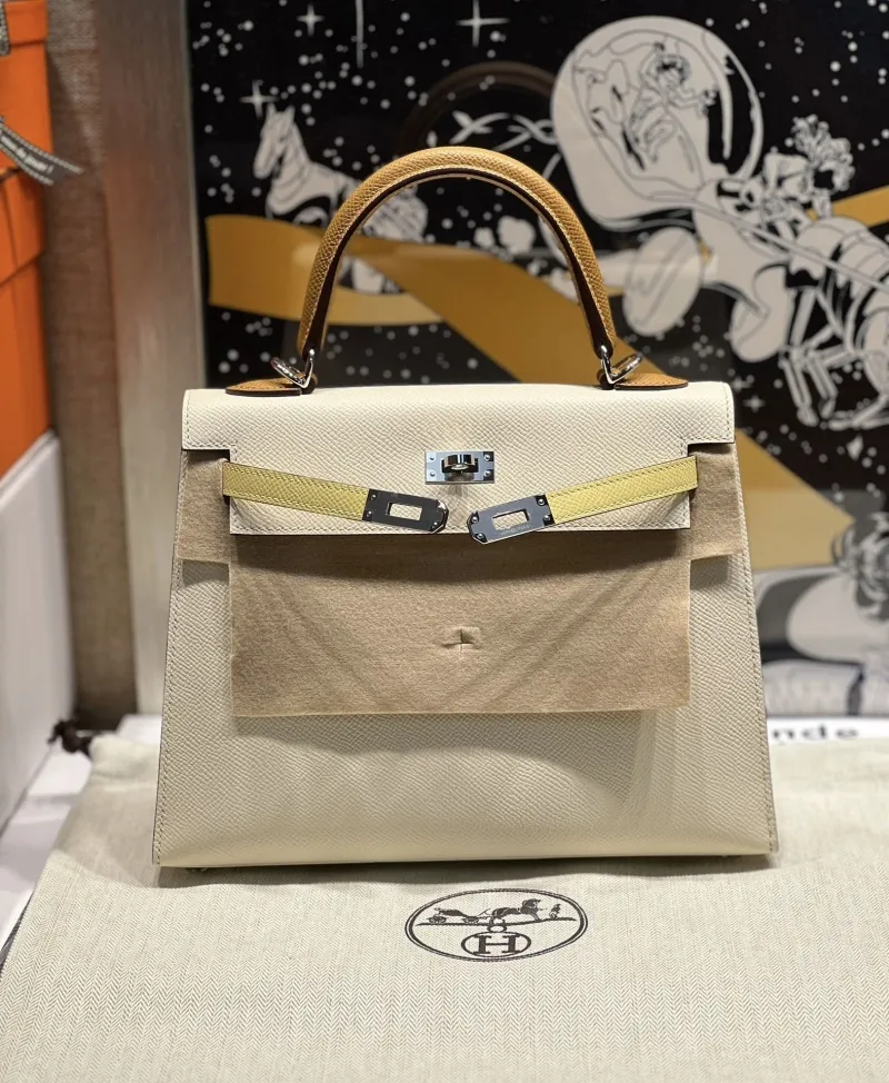Hermes Cream Tan Kelly Leather Handbag - Image 3
