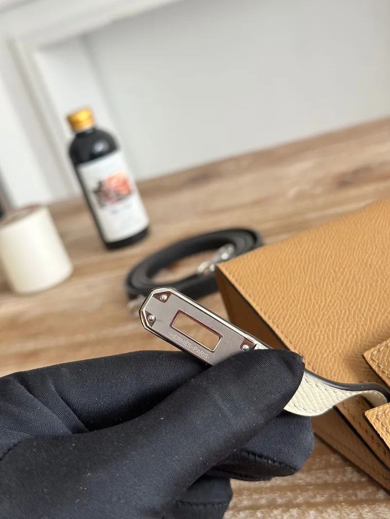 Hermes Tan Leather Kelly Crossbody Bag 79 - Image 5