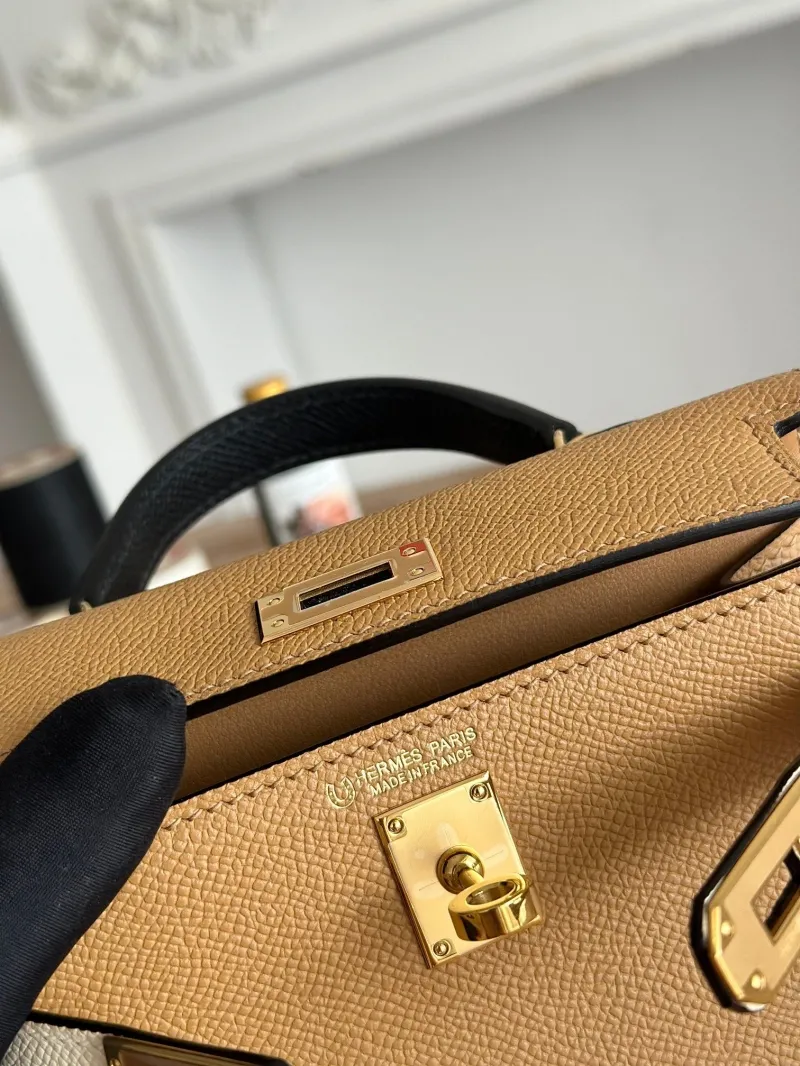 Hermes Kelly 80 Brown Leather Handbag with Black Strap - Image 7