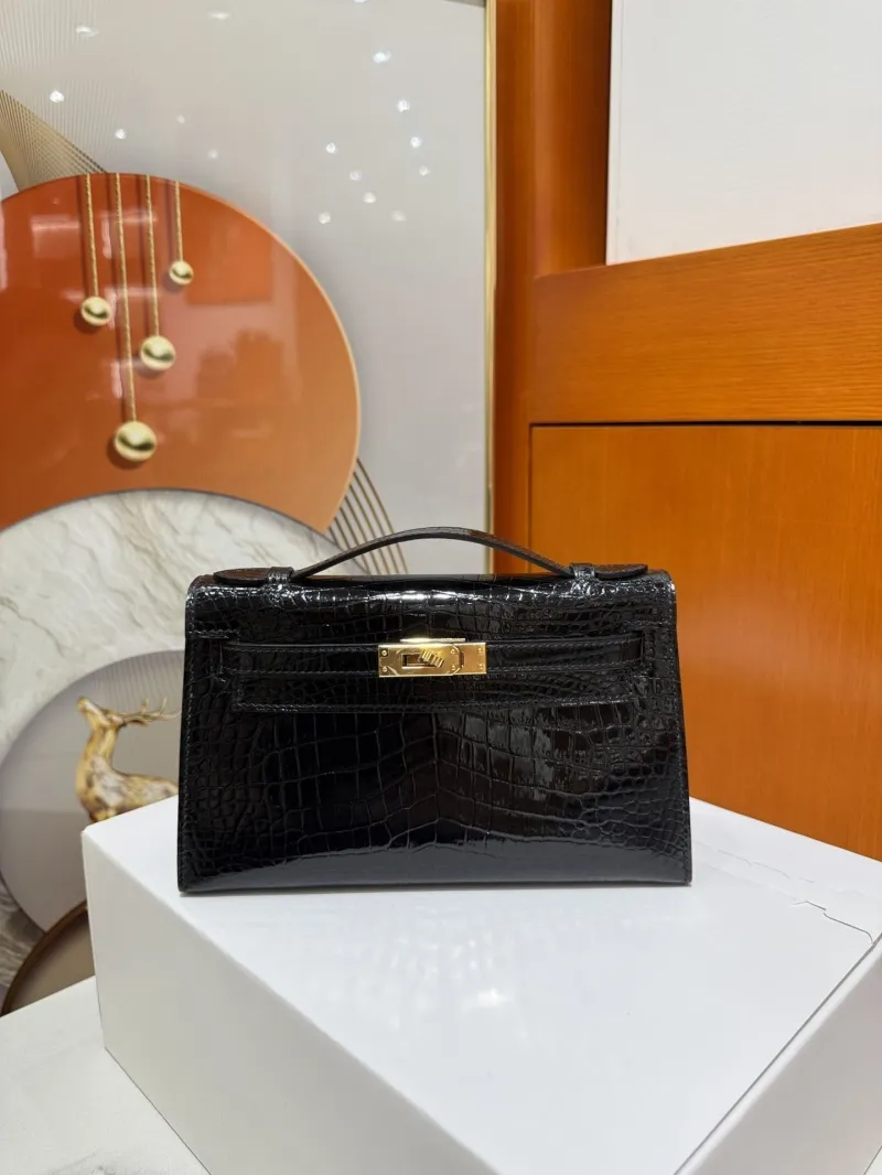 Hermes Black Crocodile Leather Kelly Handbag 127