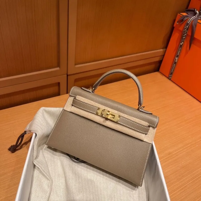 Hermes Etoupe Leather Kelly Top Handle Handbag
